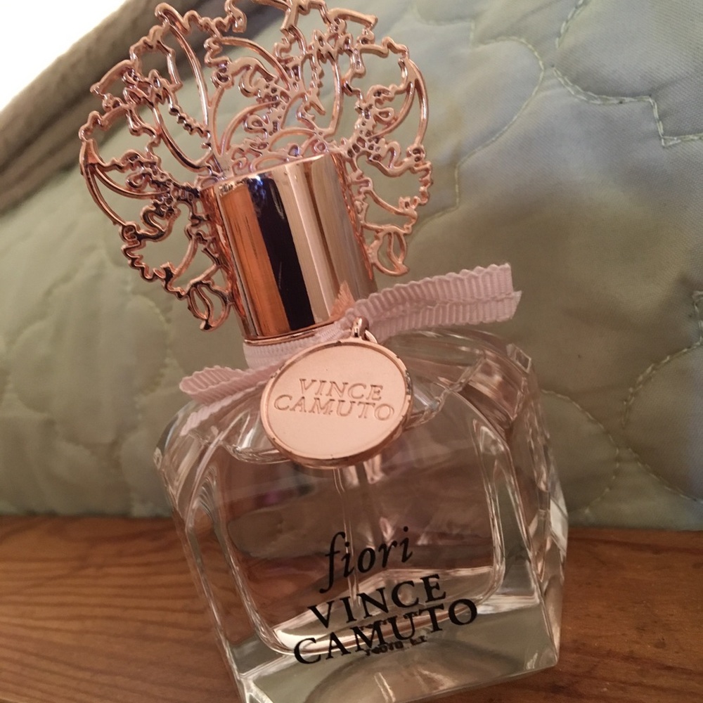 🌸🌺 fiori by Vince Camuto 🌹🌼